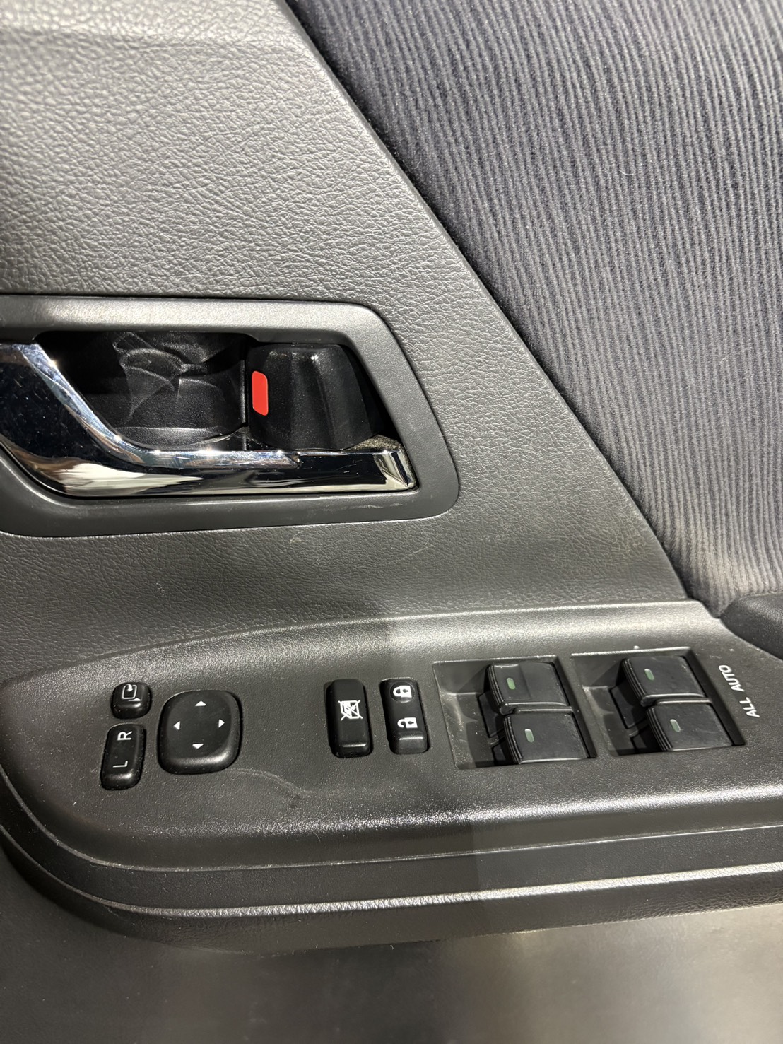 パワーウィンドウスイッチパネル